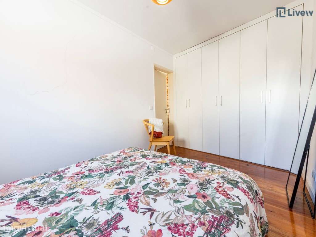 Apartamento T1 renovado e com ótima exposição solar-12