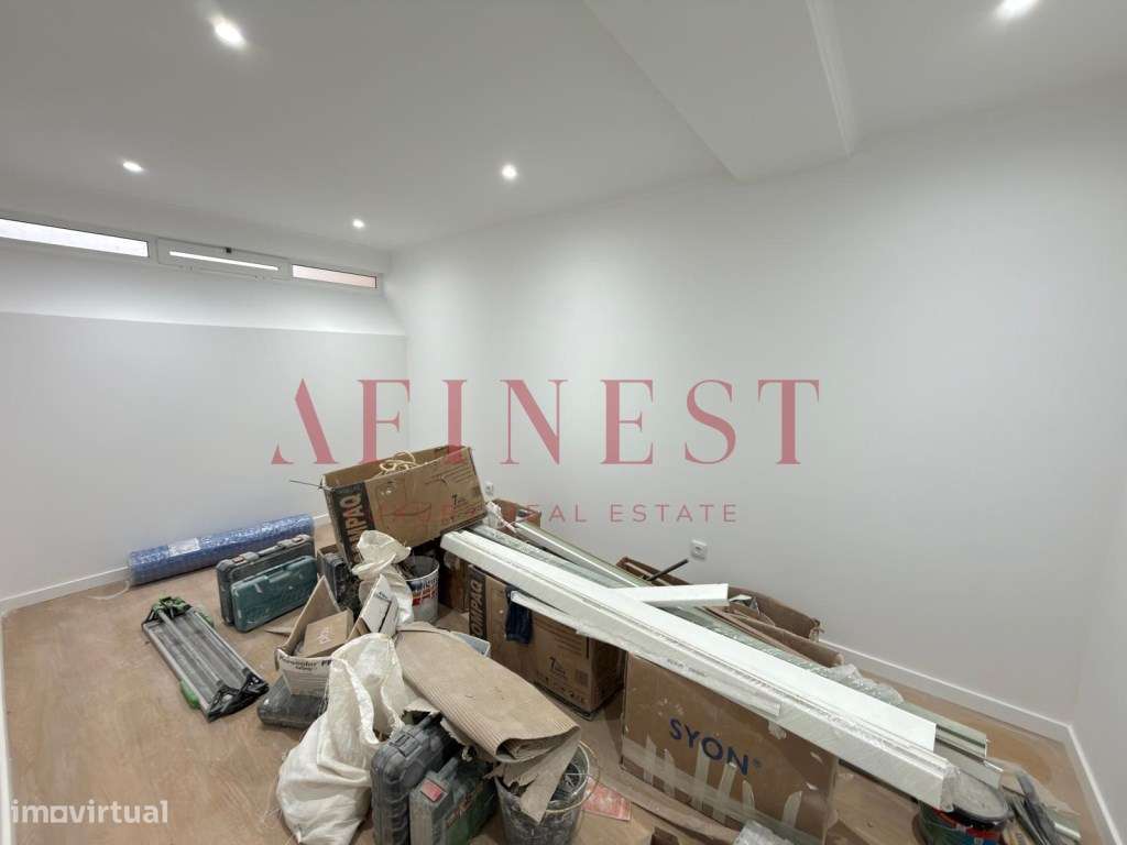 APARTAMENTO T2 RENOVADO COM AMPLO TERRAÇO NA PRAÇA DA IGREJA - AMADORA-13