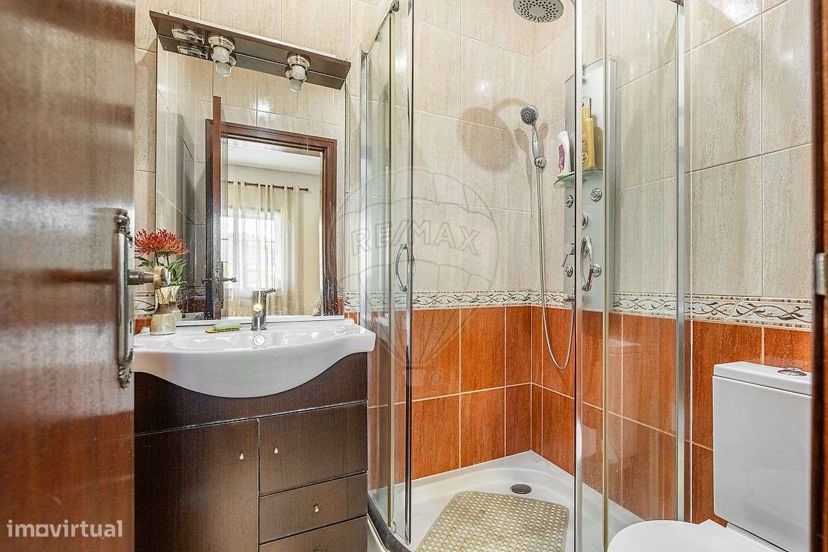 Moradia T5 para venda-24