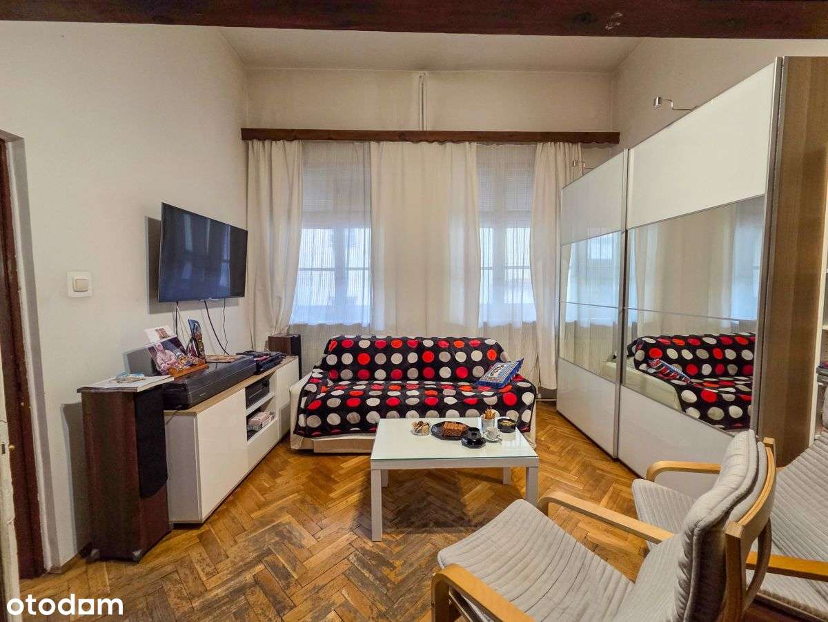 Mieszkanie w kamienicy w sercu Krakowa-1