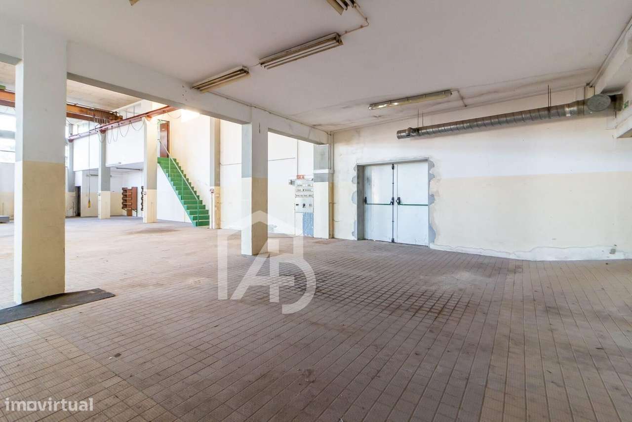 Prédio com potencial de reabilitação – Pernelhas, Leiria-38