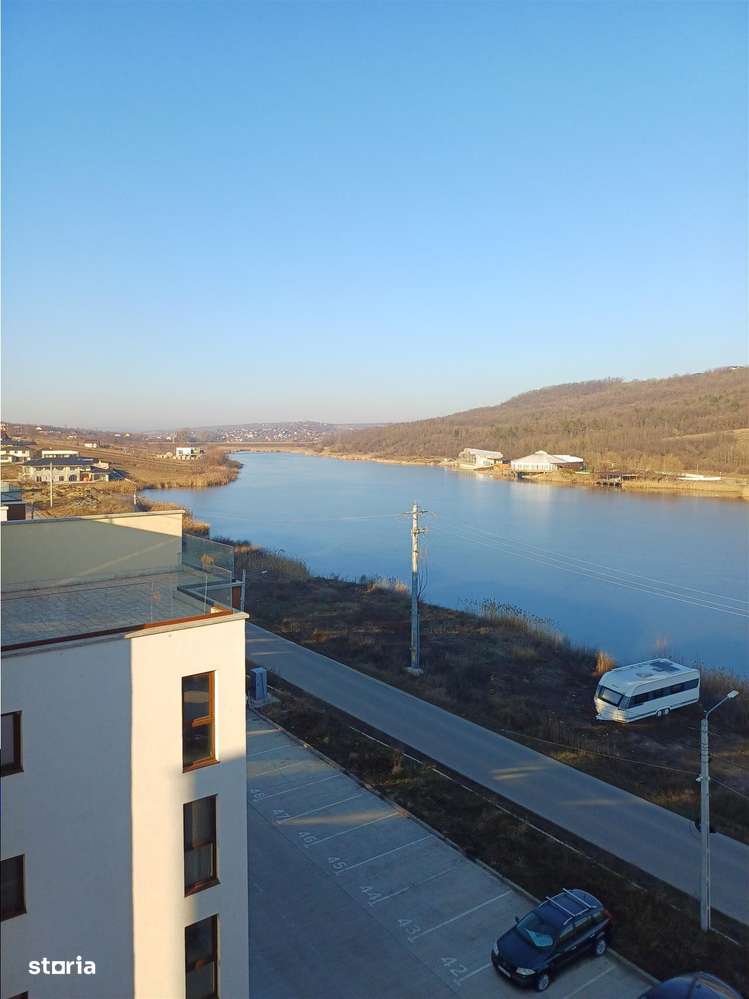 Apartament cu 2 cam si terasa, vedere catre lac - Imagine principală: 5/14