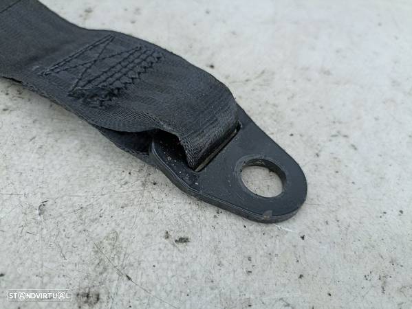 Encaixe De Cinto Tras Esquerdo Alfa Romeo Gt (937_) - 3