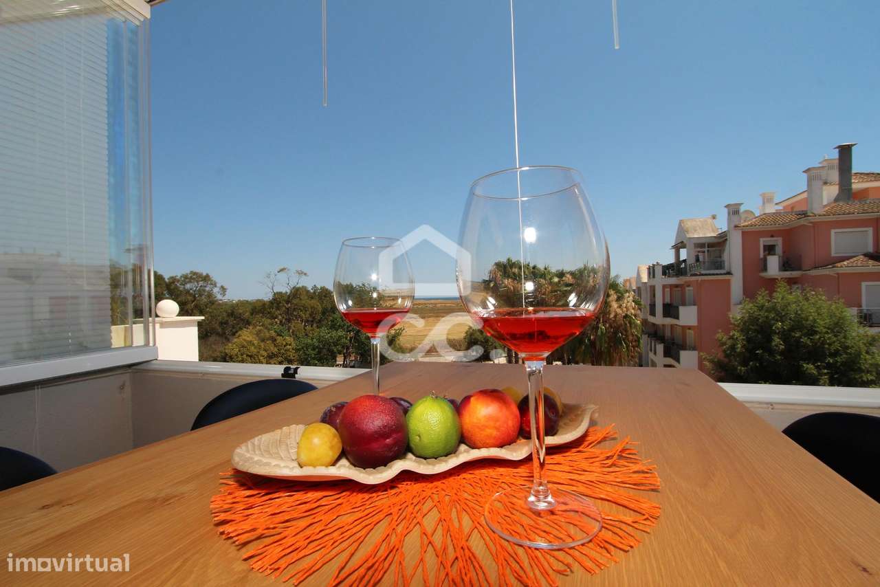 Apartamento T2 com terraço, vista mar e lugar de garagem em Armação de-22