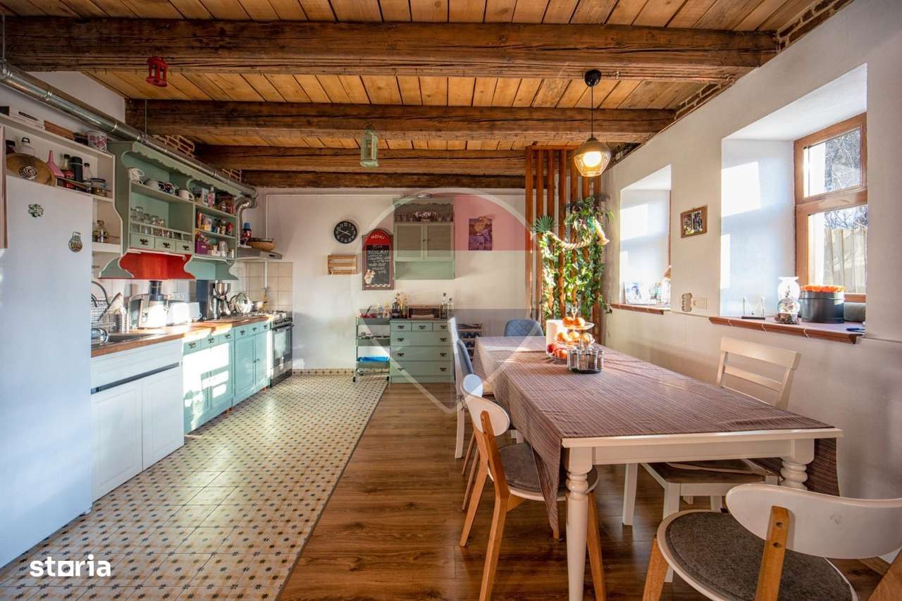 Casă cu două corpuri, teren 835 mp, str. I.L. Caragiale, Râșnov-3