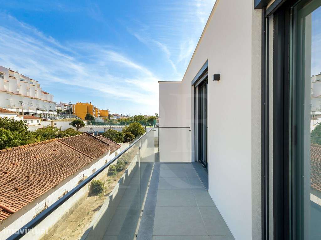 T3 Duplex a estrear com terraços e piscina no Estoril-21