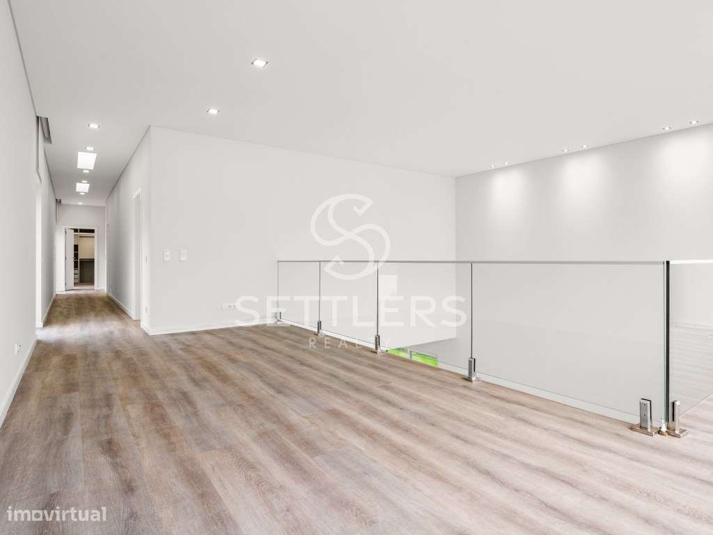 Moradia T4 isolada - Parede-13