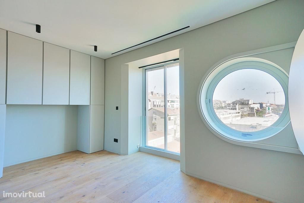 Apartamento T0+1 novo com terraço na Rua da Alegria, Porto