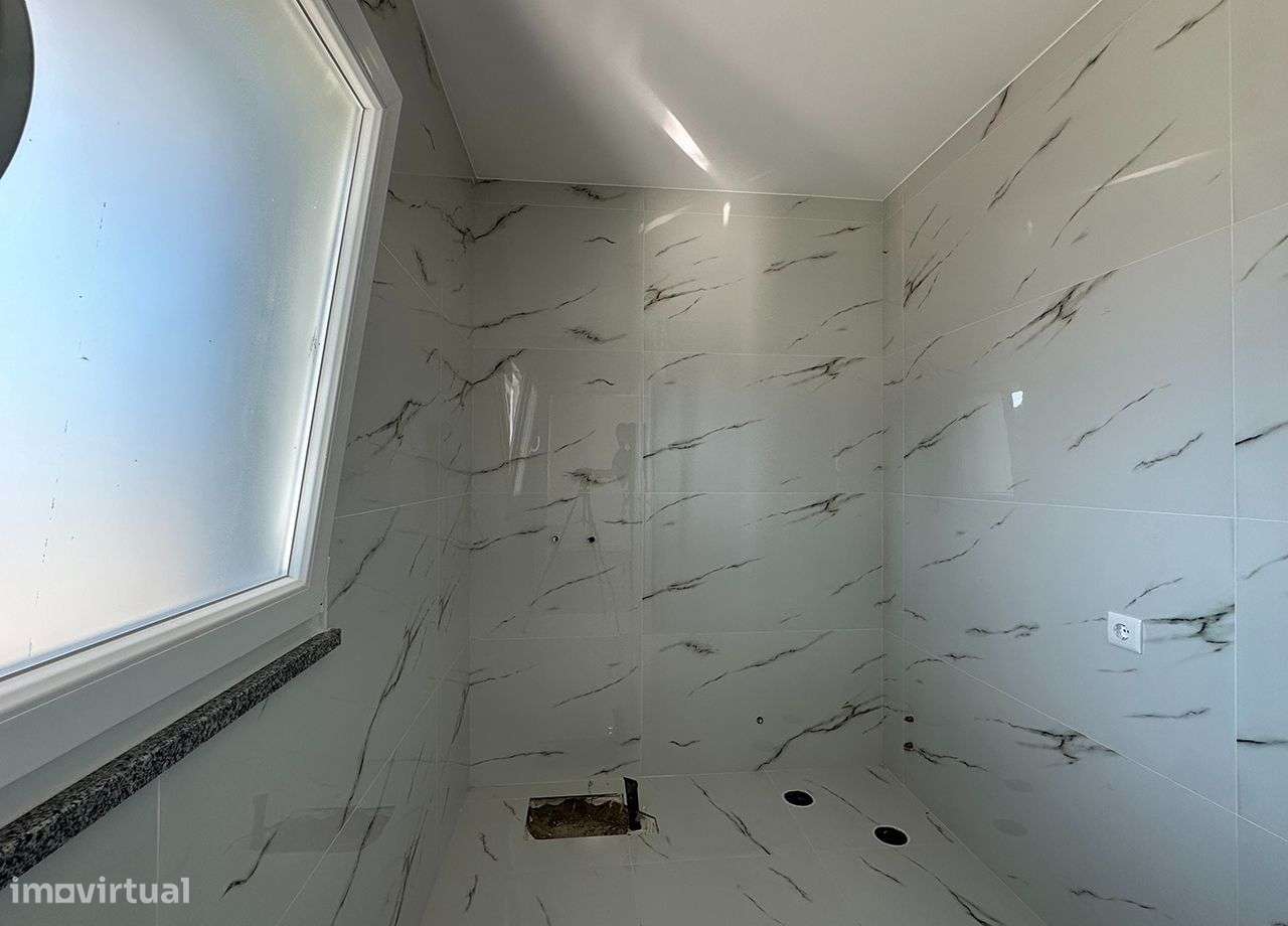 Espaçosa Moradia V4 com piscina - Coimbrã / Peniche-23