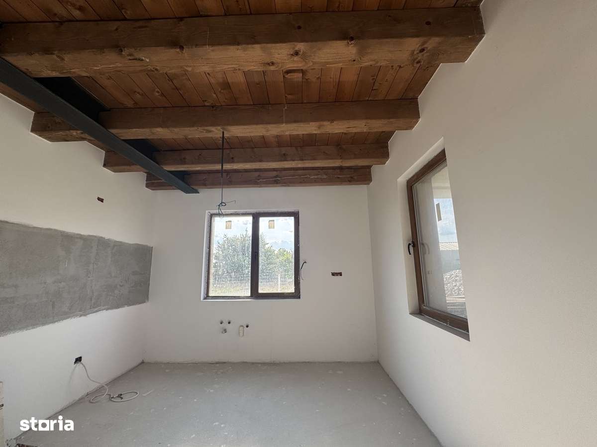 Casă cu etaj, 5 dormitoare, 3 băi + 652 mp teren în Nojorid - Imagine principală: 5/20