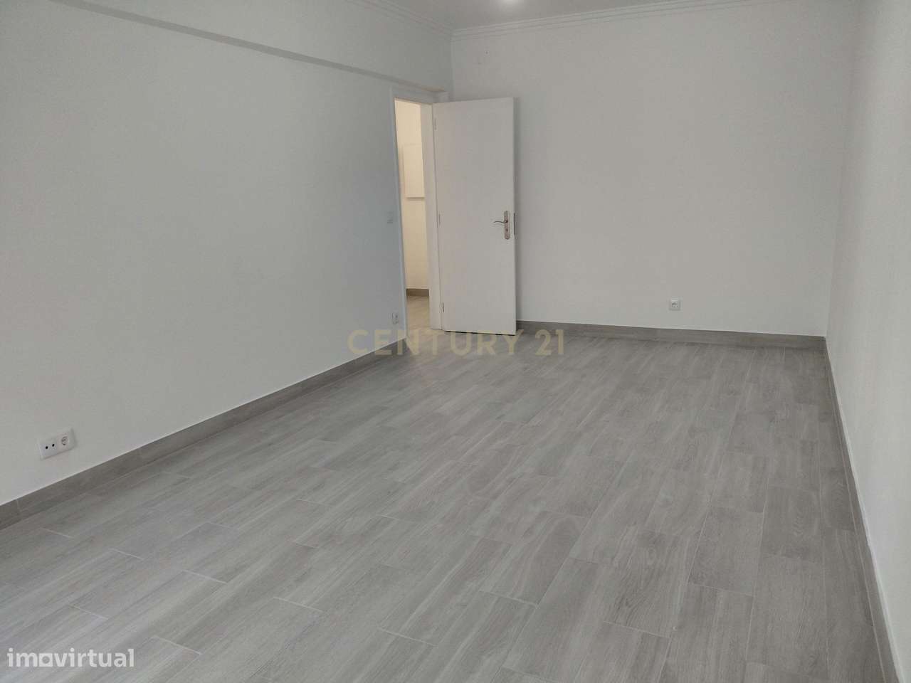 Apartamento T2 Renovado em Carnaxide c/ garagem - Grande imagem: 5/30