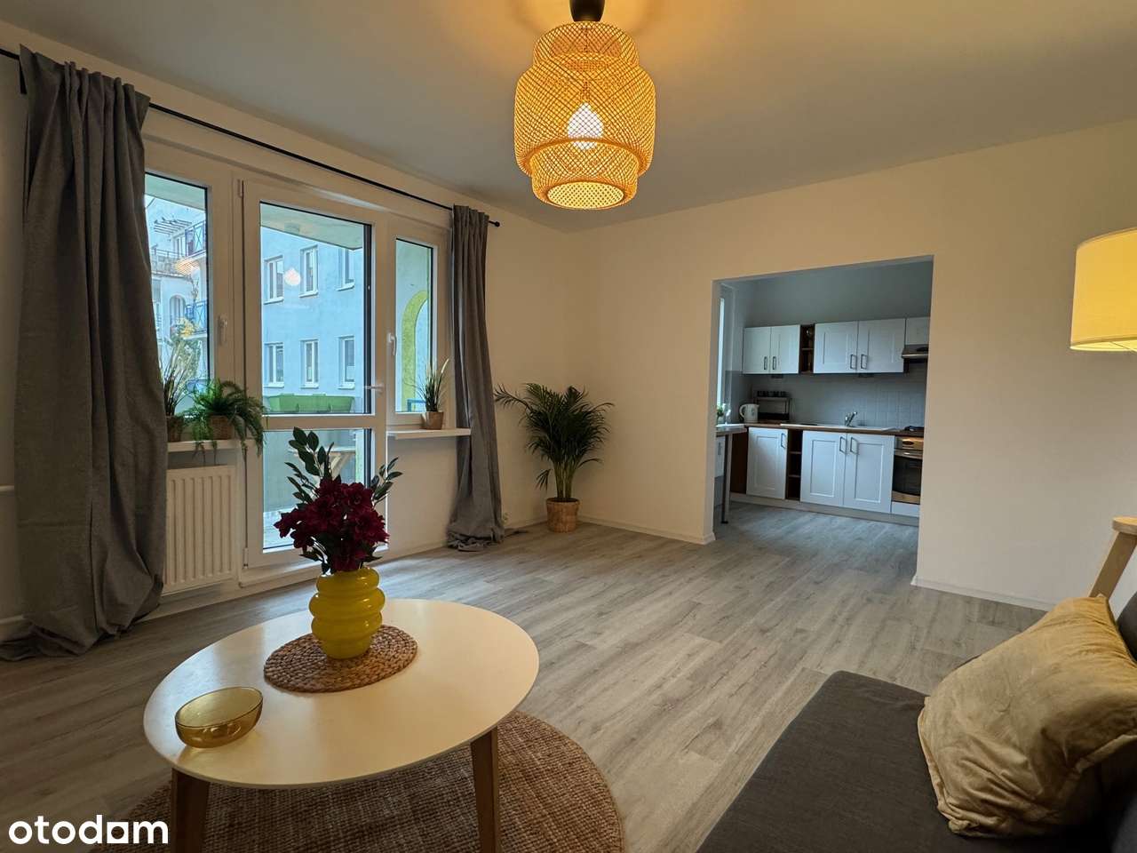 2 pokoje, gotowe mieszkanie z balkonem. CEGŁA!-0