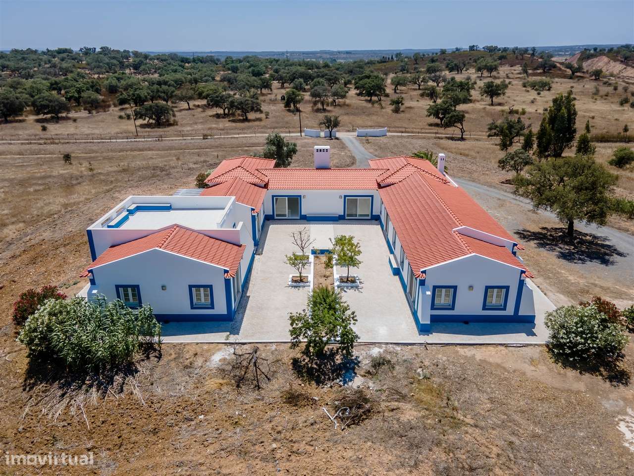 Monte alentejano com 28 hectares-46