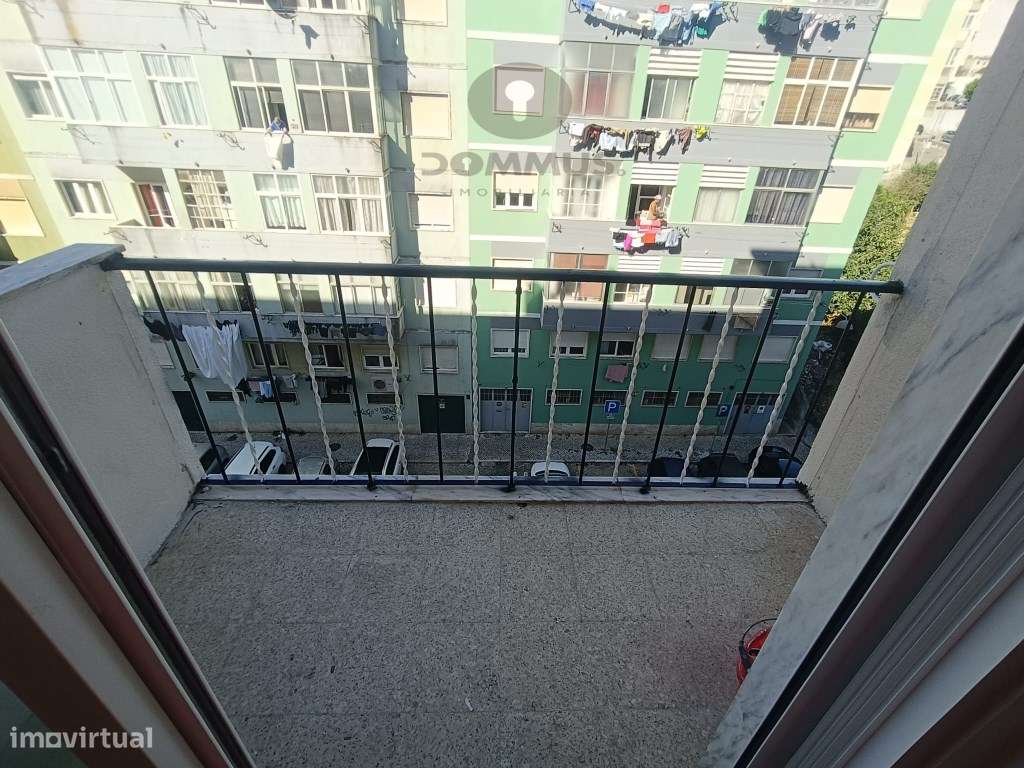 Apartamento T2 Totalmente Remodelado no Cacém-8