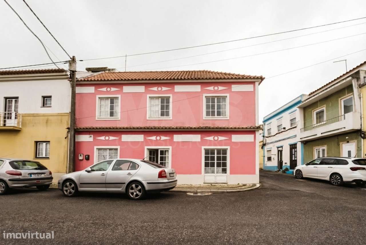 Oportunidade no Centro Histórico de Peniche – Espaço com Potencial ... - Grande imagem: 2/12