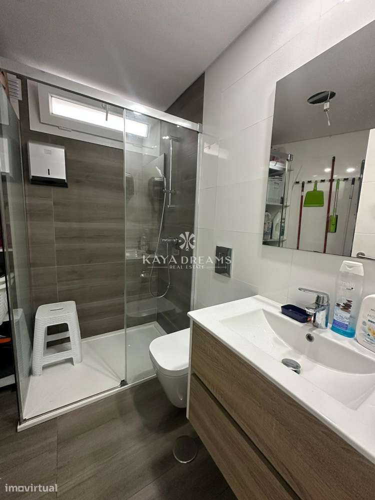 Moradia Semi Nova T4 de Luxo em Famões, a um Passo de Lisboa-24