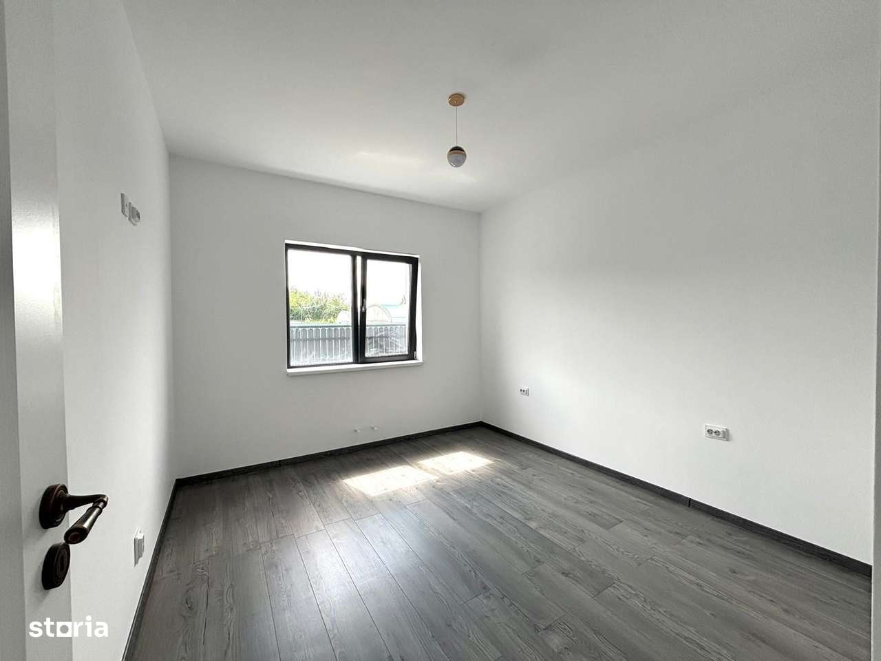 Super pret - Casa individuala cu 4 camere - Sanmihaiu Roman - Imagine principală: 4/8