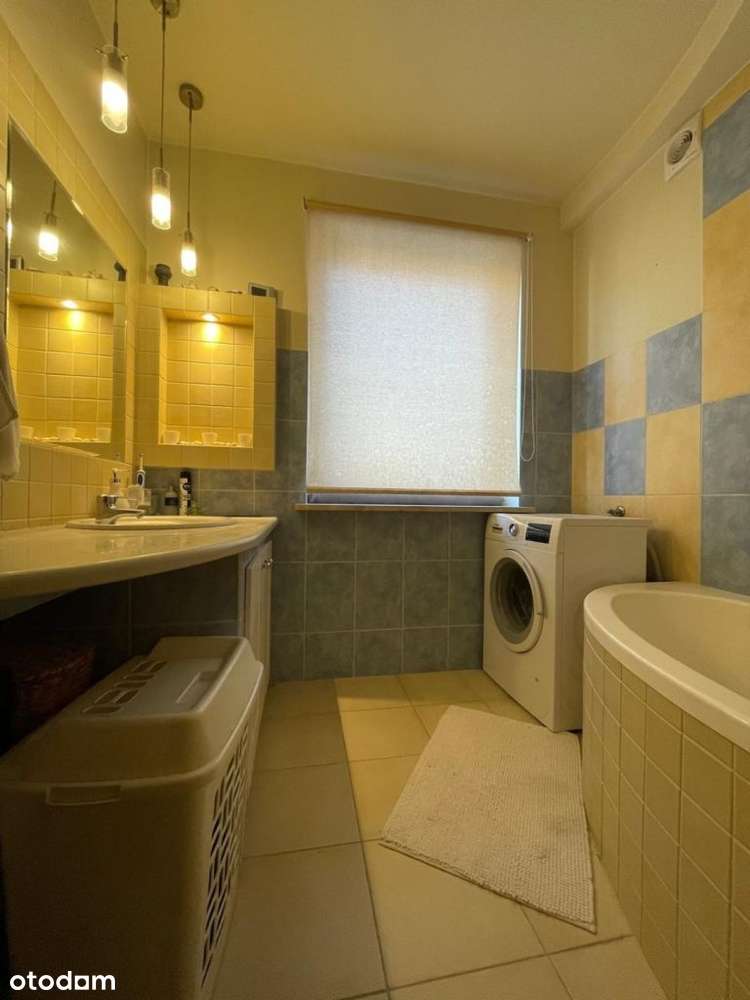 *czechów*2003 rok*3-4 pokojowe*1 pietro*-11