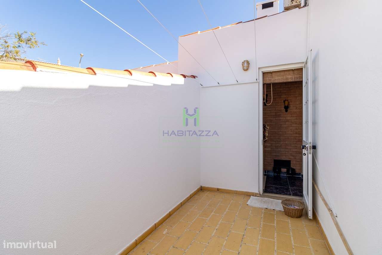 Moradia T4 com Quintal  à venda no Chinicato - Lagos-25
