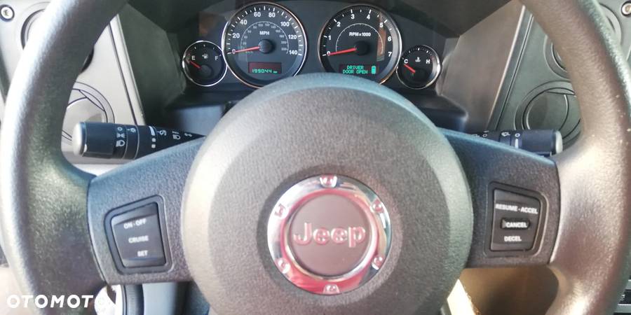 Jeep Commander - 23