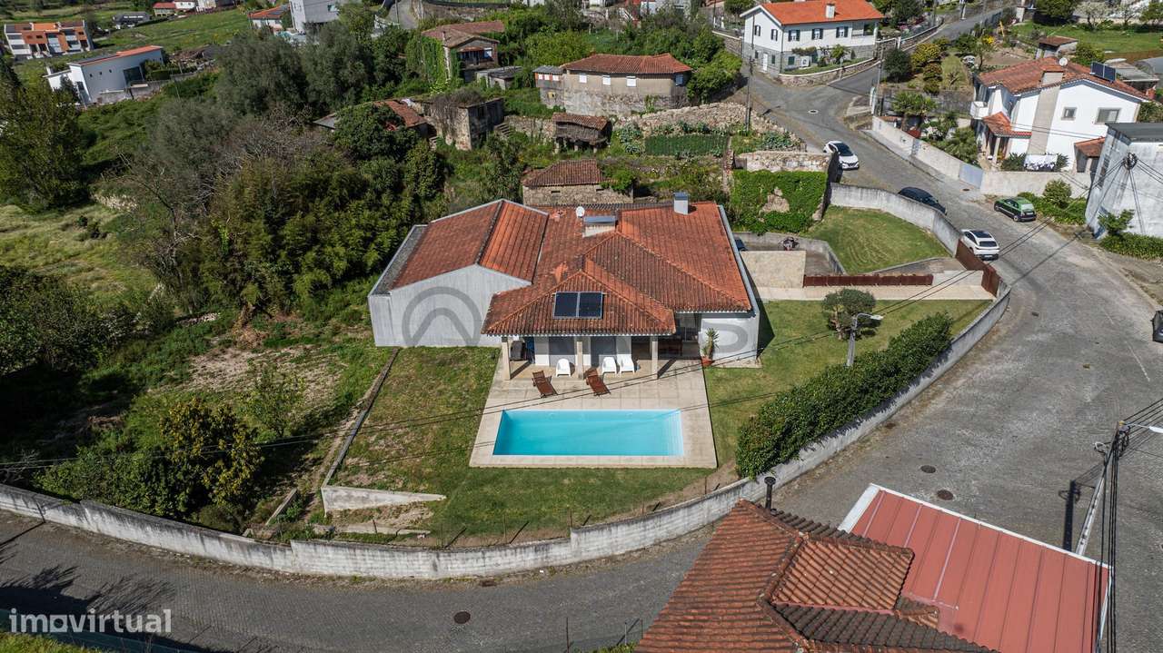 Moradia em Trandeiras, Braga-40