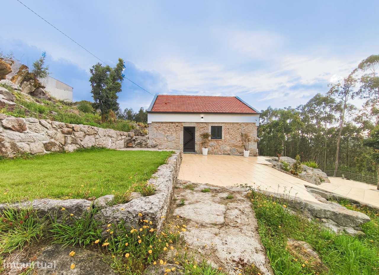 Moradia isolada T2 com jardim em Vila de Punhe-13