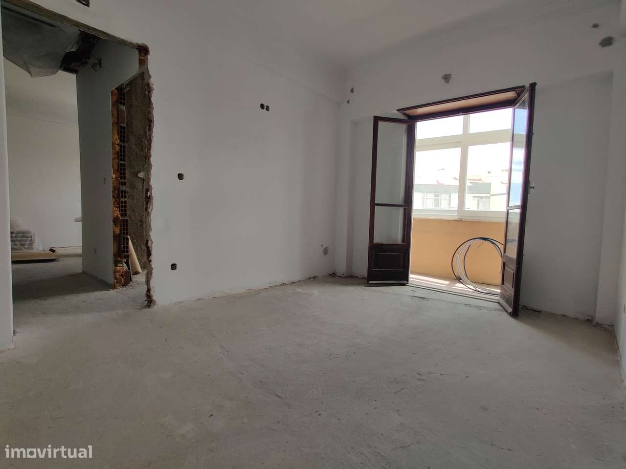 Oportunidade I APARTAMENTO T1 I Cento de Alverca-5