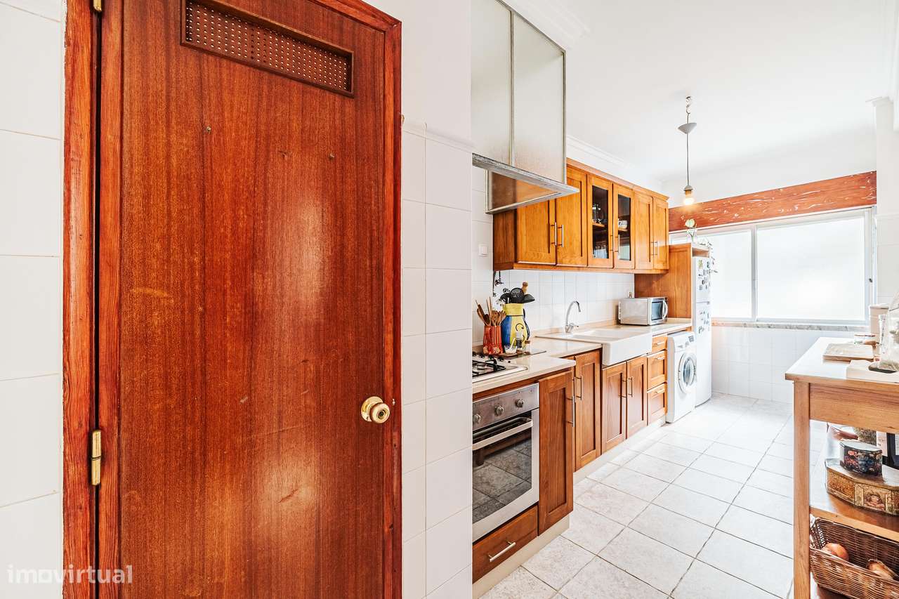 Apartamento T2 localizado nas Mercês-9