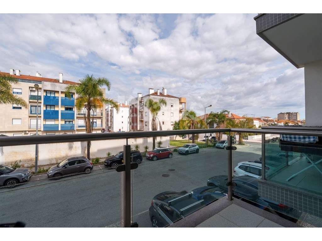 T3 com terraço, varanda e parqueamento-19