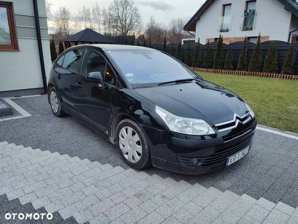 Citroën C4 1.4 16V Advance - 1