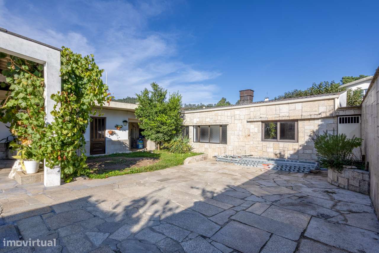 Moradia individual T5 +2 na Trofa ( Possibilidade Bi-familiar) - Grande imagem: 4/42