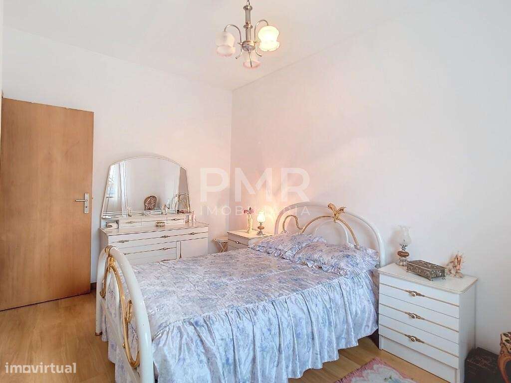 Moradia T4 em Santa Clara-15