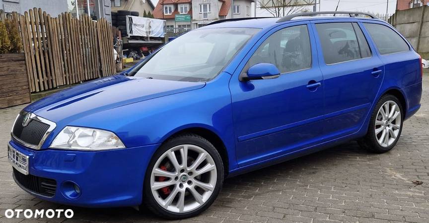 Skoda Octavia Combi 2.0 TDI CR DPF DSG RS - 3