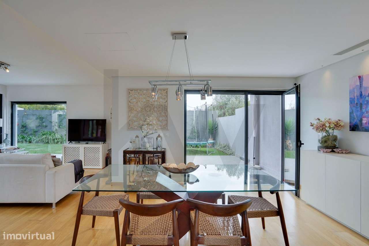Moradia Contemporânea T3+1 com Piscina em Condomínio Fechado Exclusivo-29