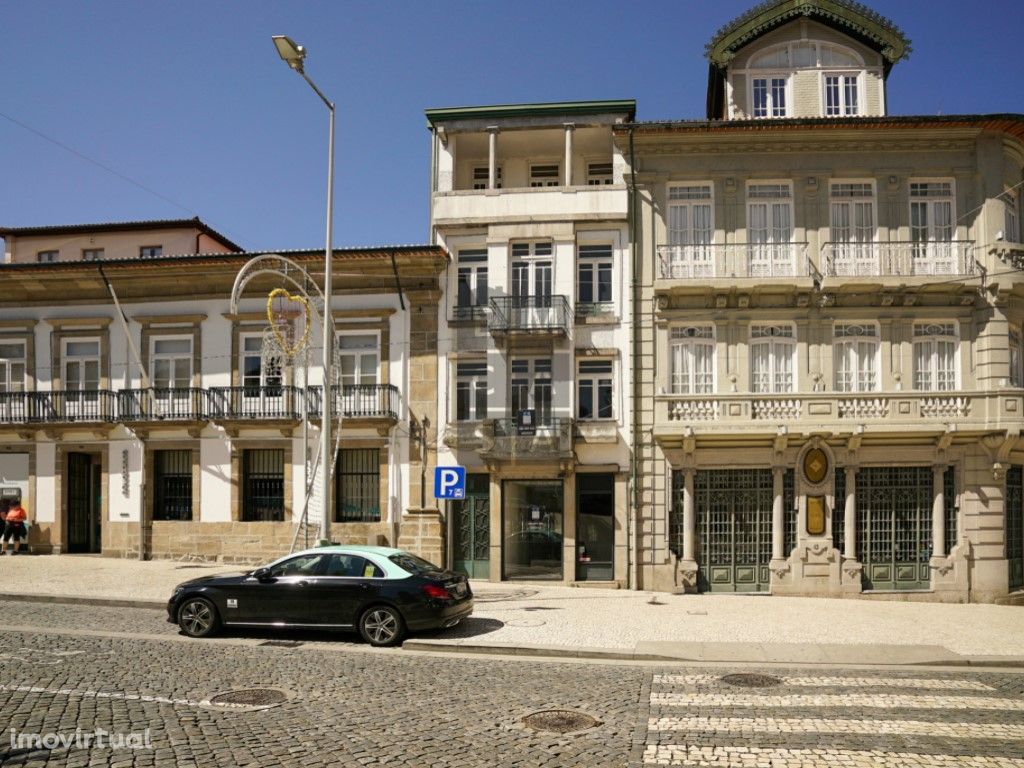 Prédio no centro de Guimarães - Largo do Toural