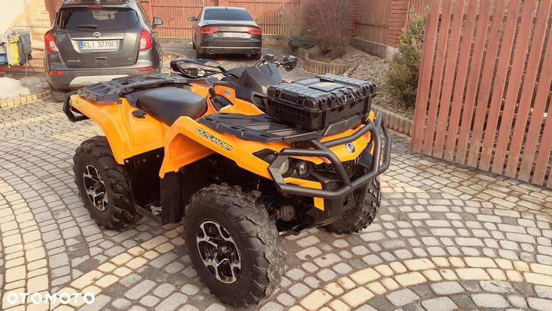 Can-Am Outlander - 2