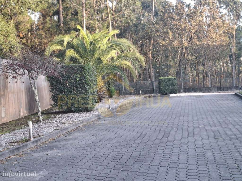 Excelente T2- Como Novo em Condominio fechado-16