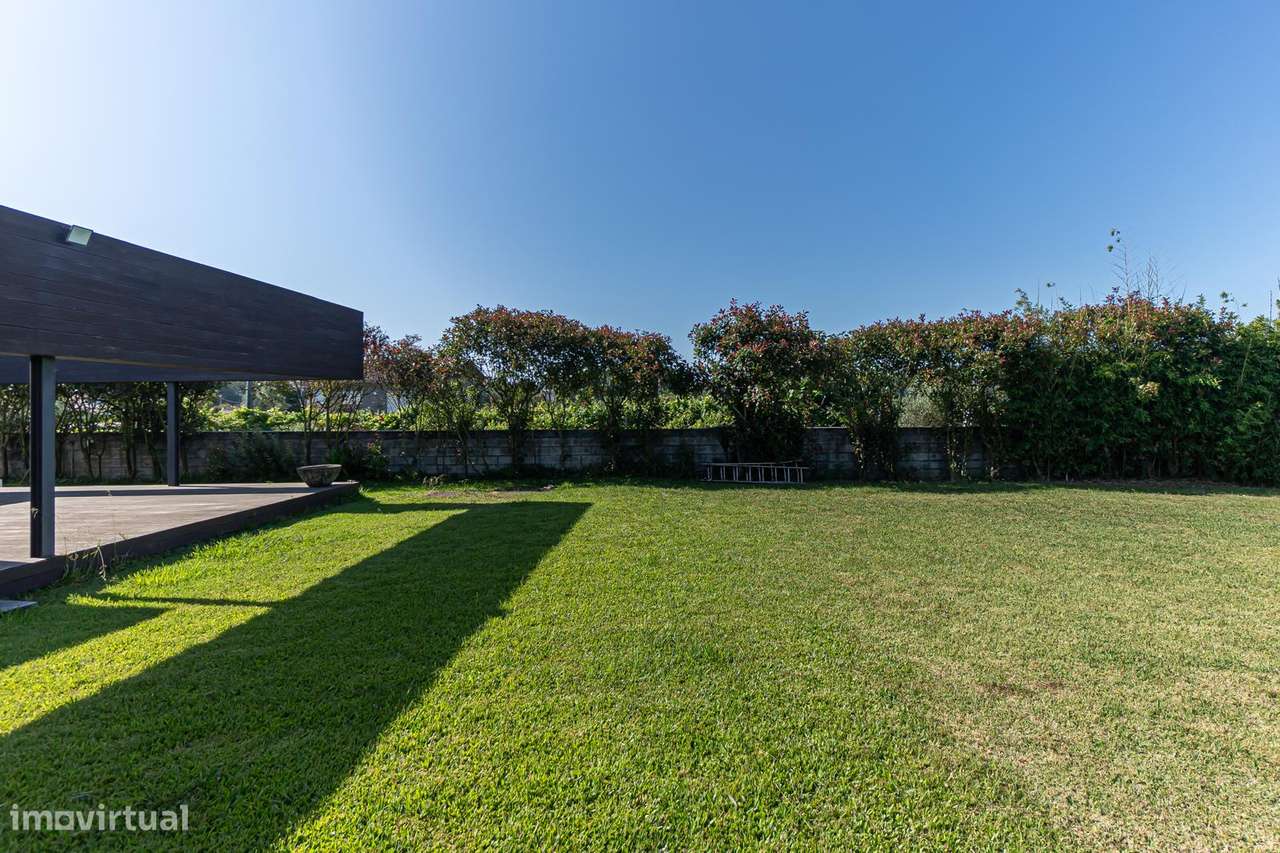 MORADIA TÉRREA T3 de LUXO a 1KM da PRAIA , com 348 m² em LOTE 2300 m²-19