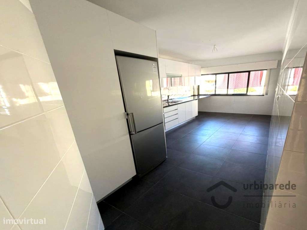 Apartamento T3 totalmente remodelado, no Cacém.-8