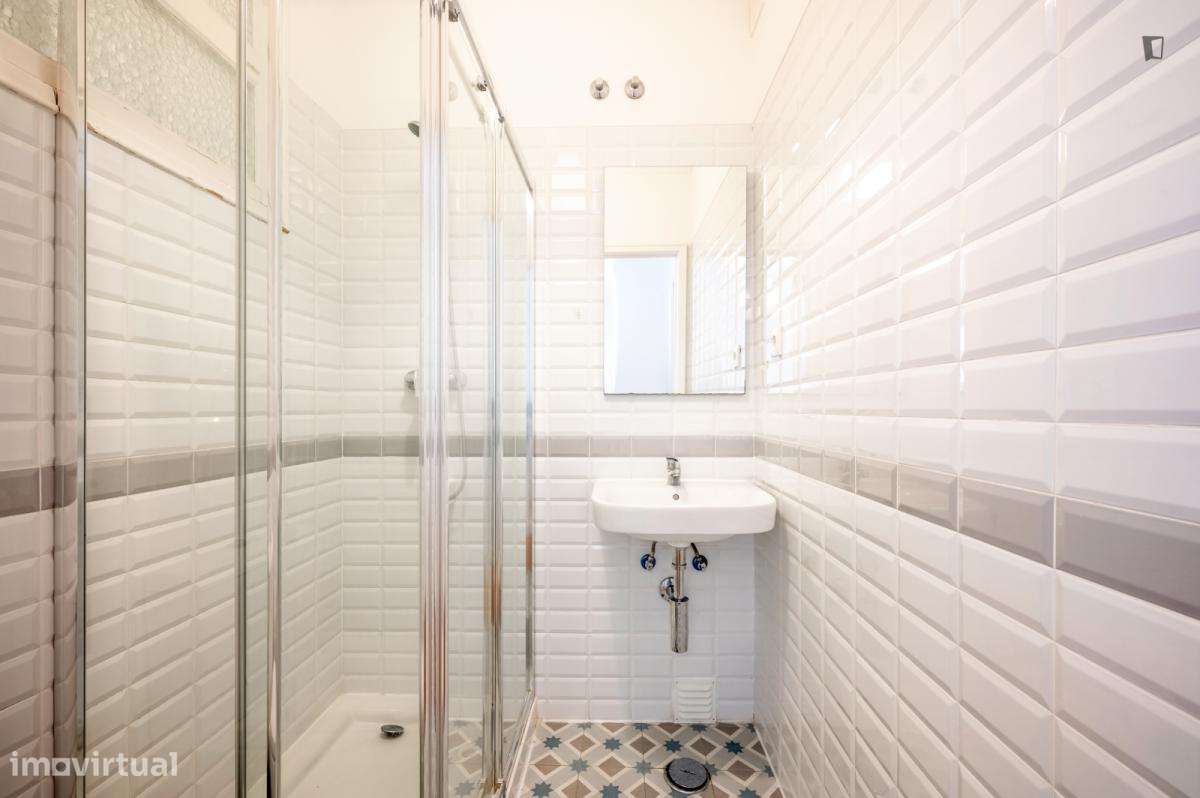 Quarto - localizado em Alameda Lisbon - Grande imagem: 3/24