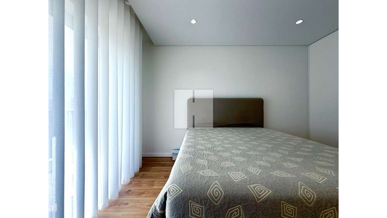 Moradia T4 Nova e Completa-31