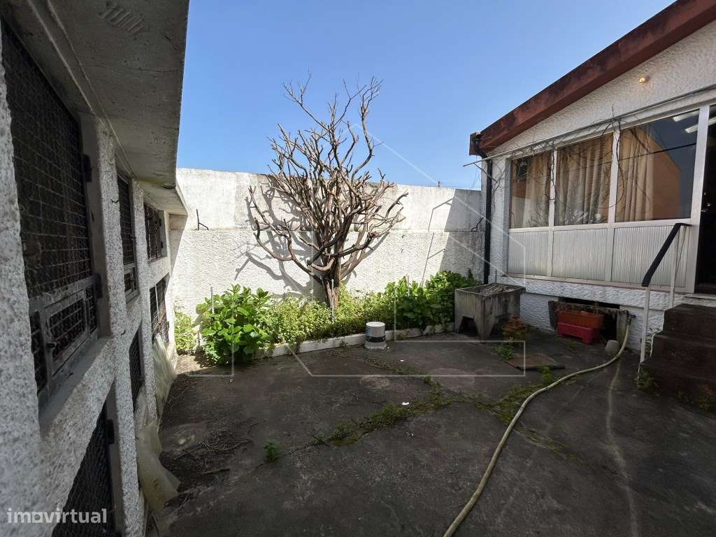 Moradia T3 com pátio e sótão amplo - Centro de Ílhavo-13