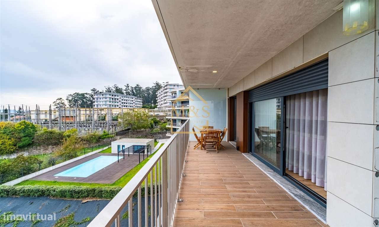 Apartamento T1 , Vistas Rio , Cond.Fechado, varanda, garagem,Antas-2