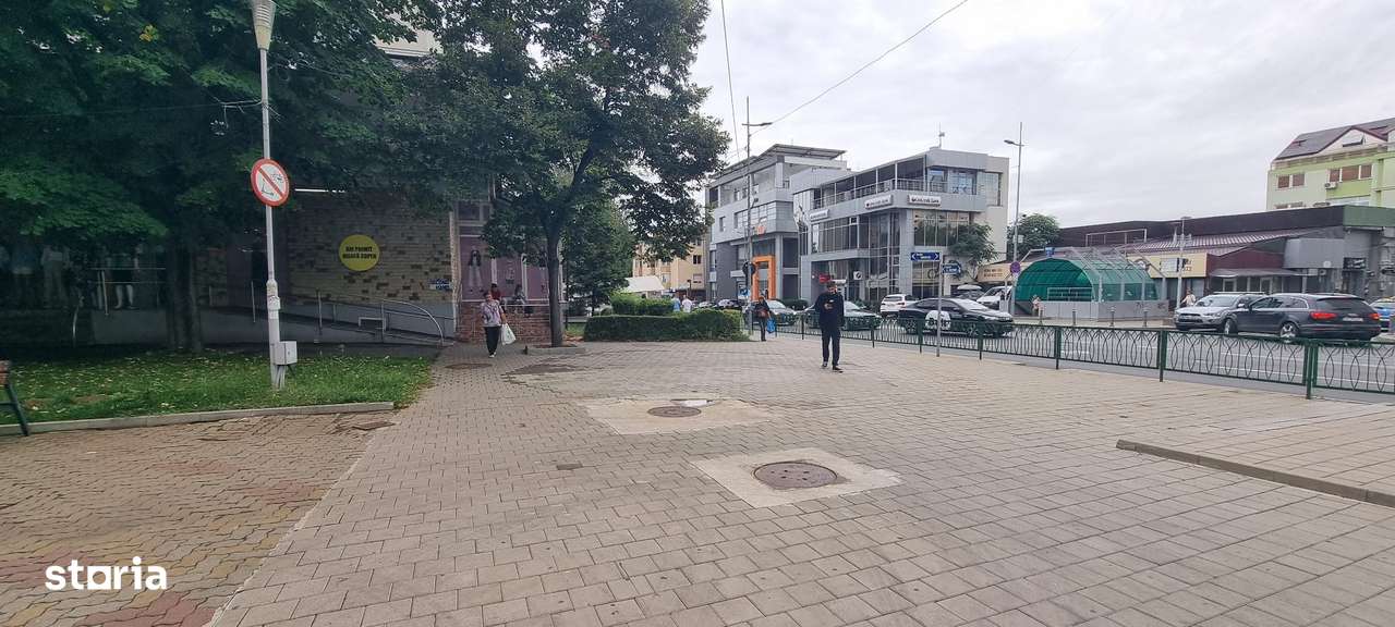 Inchiriez spatiu comercial in Pitesti,ultracentral in suprf. de 100 mp - Imagine principală: 4/6