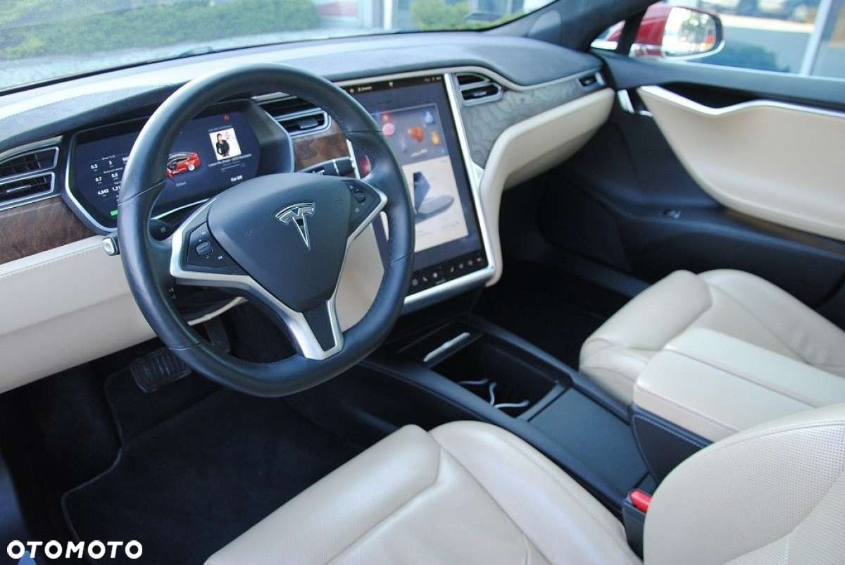 Tesla Model S - 16