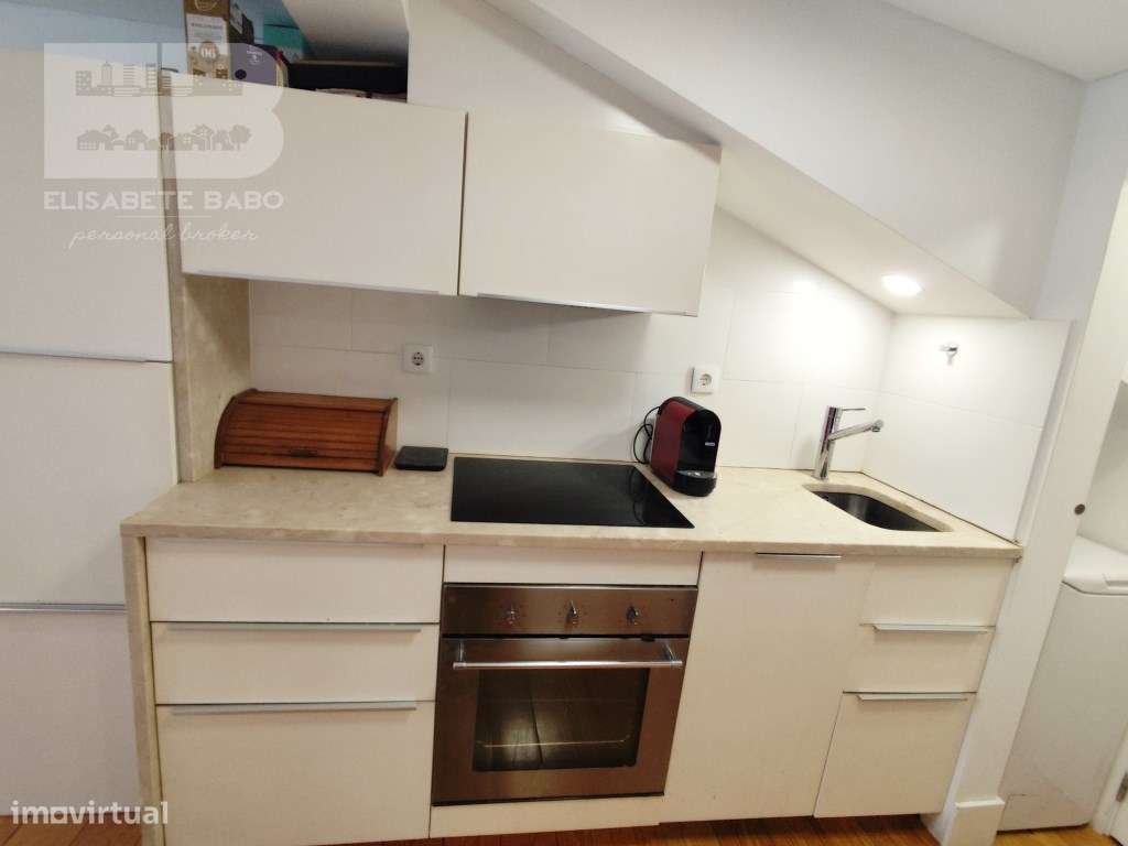 **Apartamento T1 em Campolide com Vista Deslumbrante sobre Monsanto**-24