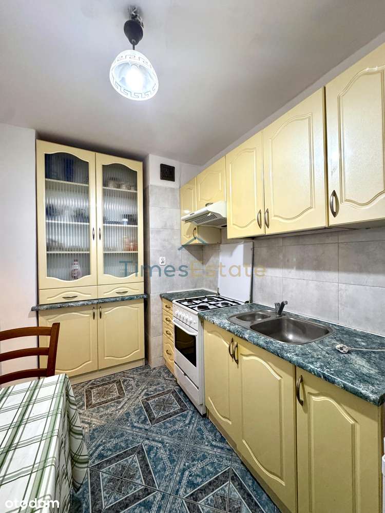 2 pokoje, przy wejściu do Metra TROCKA-7