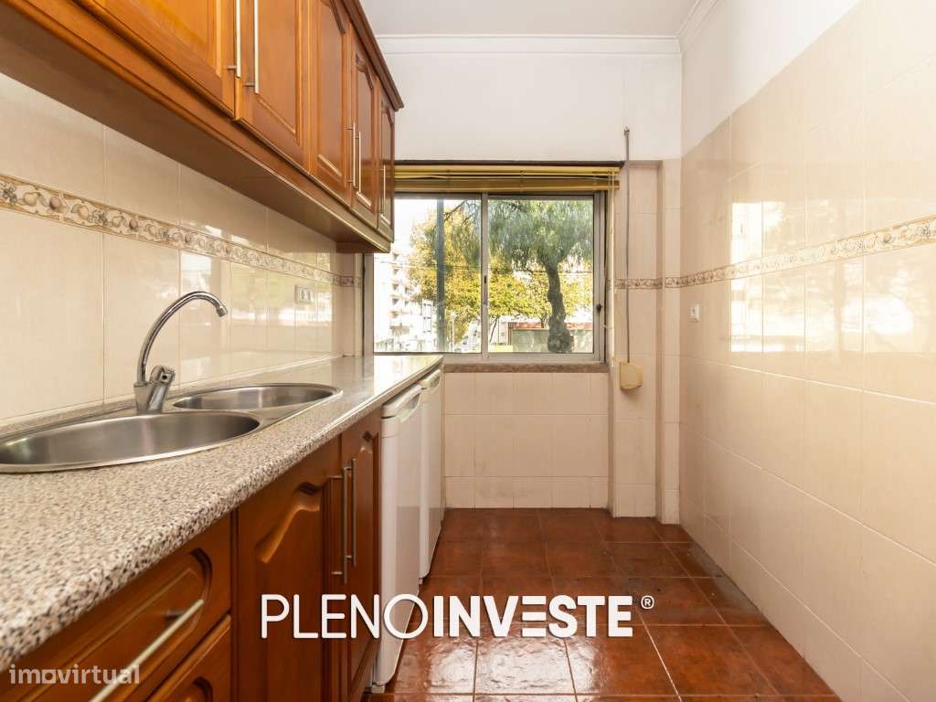 Apartamento T2 na Torre da Marinha-9