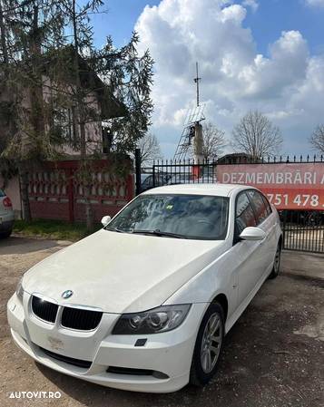 Bara fata cu senzori(halogene, spalatoare, grila centrala) BMW E90, 2008, sedan, 2.0 diesel, 177cp, automat - 3