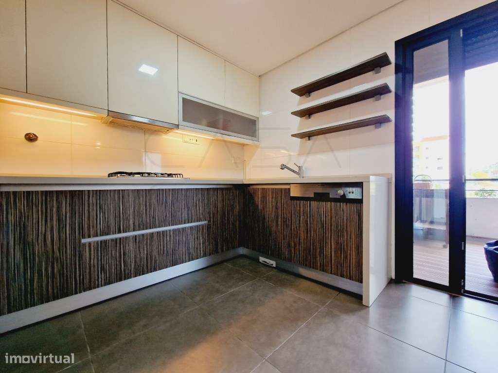 Apartamento de 2 assoalhadas para arrendar totalmente mobilado - Grande imagem: 5/24